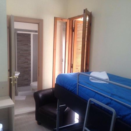 Guest House Hola Roma Bagian luar foto