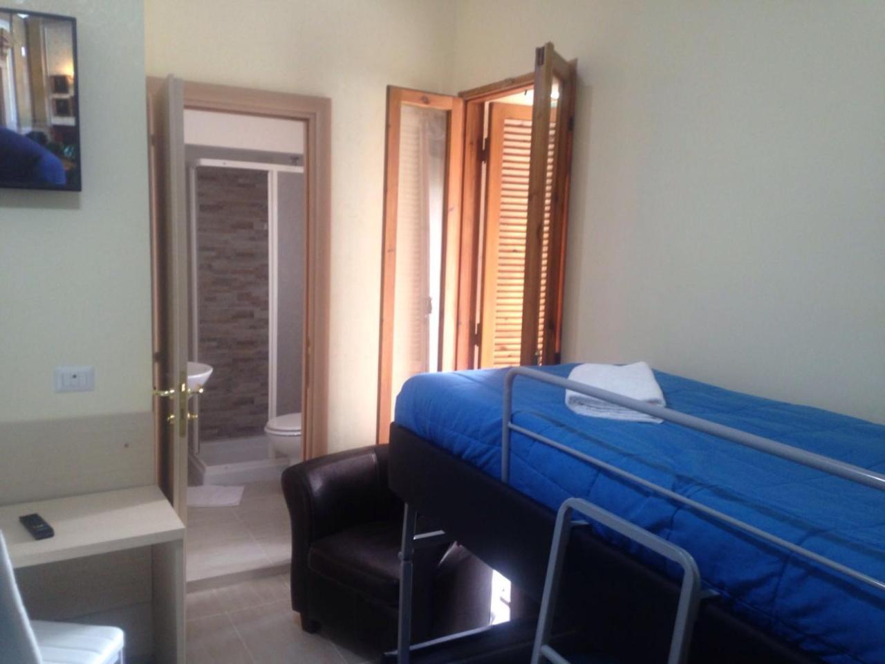 Guest House Hola Roma Bagian luar foto